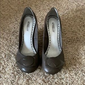 Seychelles grey/brown heels